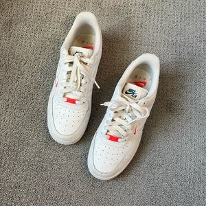 White Nike Air Force 1’s.